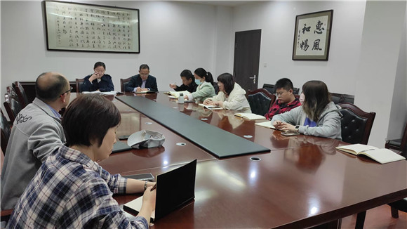 教务科召开一体化课程开发研讨会_副本.jpg
