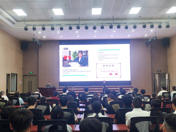 劳模报告-马丽2_副本.jpg