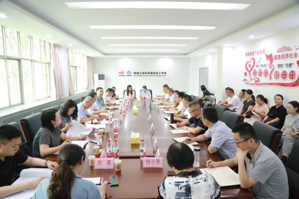 6月10日，陕煤地质集团党委委员、副总经理、第四考核组组长姬永涛带领考核组对高级技校2024年度经营业绩和党建暨党风廉政建设及干部选拔任用工作“一报告两评议”进行了现场考核。（谢晓丹）_副本.jpg